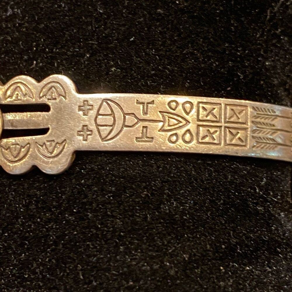 Sanford Navajo Turquoise Cuff - Picture 7 of 11